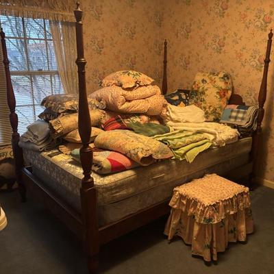 Full size pencil post bed