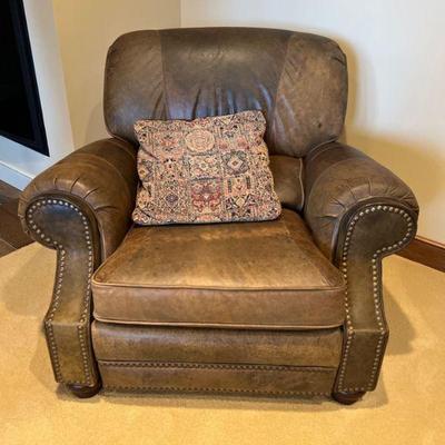 Available in Auction - Lot 4 - Leather Barcalounger chairs