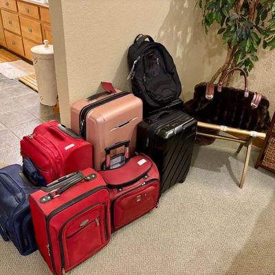 Samsonite, American Tourist, etc.