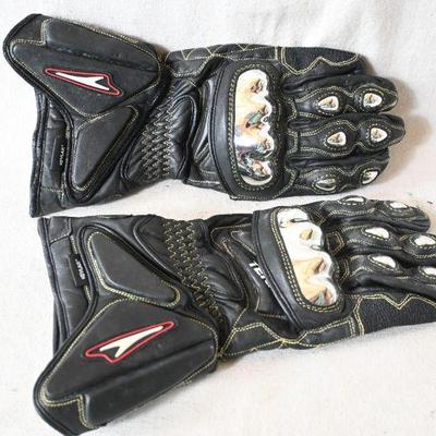 Motorcycle gloves
