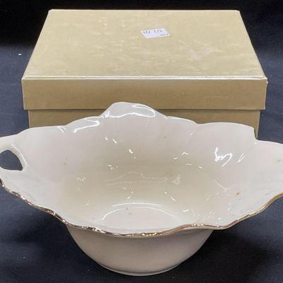 JS Imports Fine Porcelain Leaf Bowl
