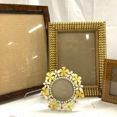 Lot 4 Assorted Tabletop Picture Frames
