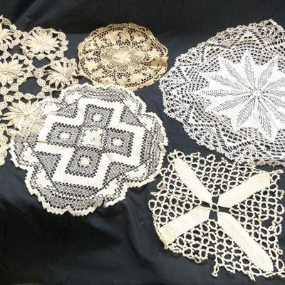 Lot 7 Vntg Assorted Doily Tablecloths
