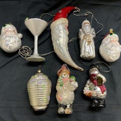 Lot 8 Assorted Christmas Ornaments
