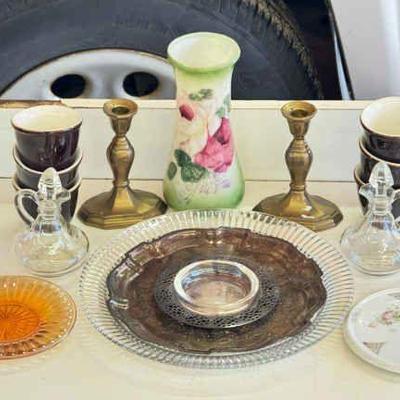 (Mixed Lot) Decorative Collectibles & Tableware
