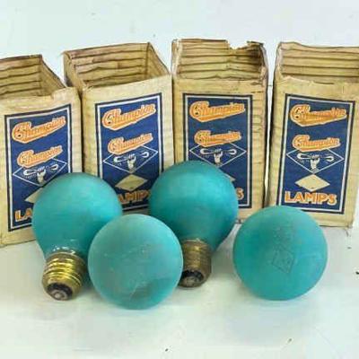 (4) Champion Lamps Green Holiday Lightbulbs

