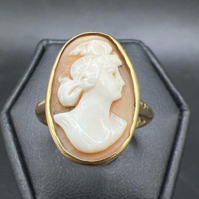 14K Gold Cameo Ring Size 6
