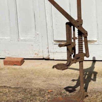 Independent pneumatic company Thor drill press
