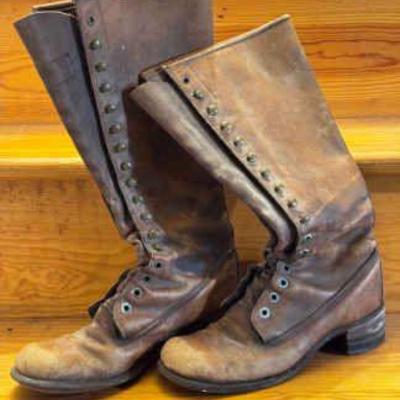 Beautiful Vintage Frye Handcrafted Leather Boots - Size 8