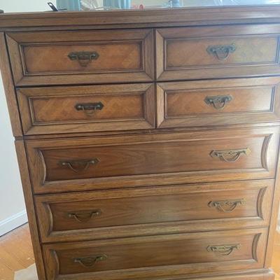 Thomasville Wood chest 
