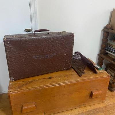 Vintage suitcase 
