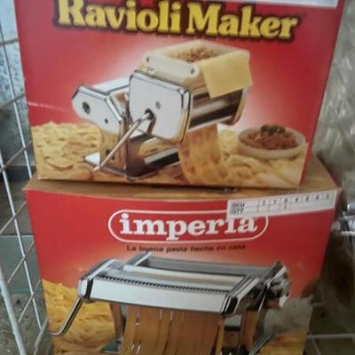 Ravioli and pasta maker 