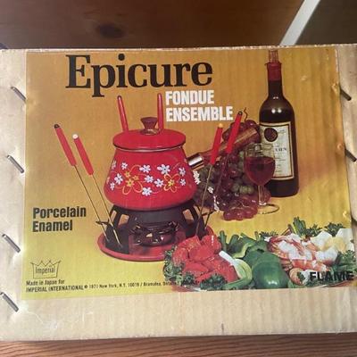 Fondue pot