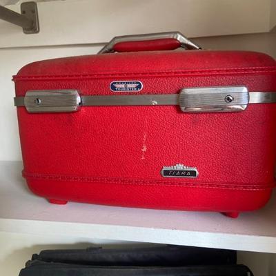 American Tourister train case