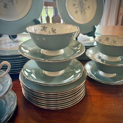 Lenox "Kingsley" X-445 china set, 45+ pieces