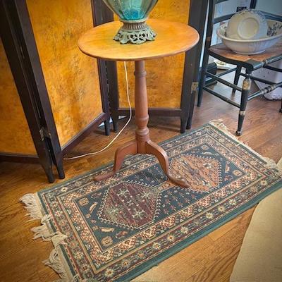Vintage mid-century lamp with blue glass base and antique 5-panel screen with European scenes