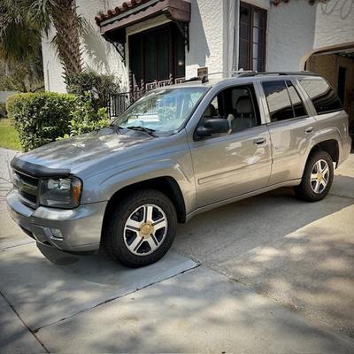 2007 Chevrolet trailblazer, 168,000 miles, fully loaded, clean title, leather seats, trailer hitch. Title available. Please note we do...