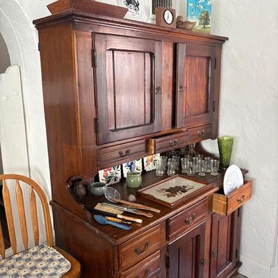 Antique mid to late 1800s Hoosier cabinet