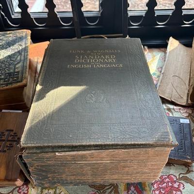Antique Funk & Wagnalls New Standard Dictionary 1942