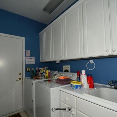 525 laundry room