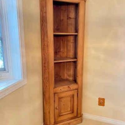 https://ctbids.com/estate-sale/34673/item/3893255/Corner-Display-Cabinet