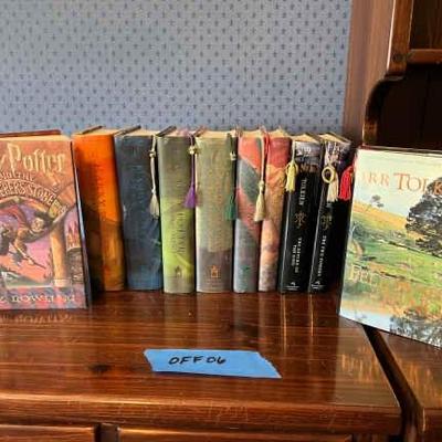 https://ctbids.com/estate-sale/34673/item/3893351/Harry-Potter-And-Lord-Of-The-Rings