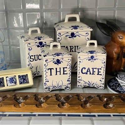 https://ctbids.com/estate-sale/34673/item/3890003/Jay-Wilfred-Containers-Other-Kitchen-Goodies