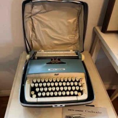 https://ctbids.com/estate-sale/34673/item/3889852/Smith-Corona-Galaxie-Vintage-Typewriter