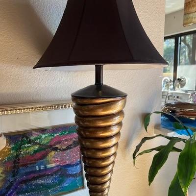 2 matching lamps