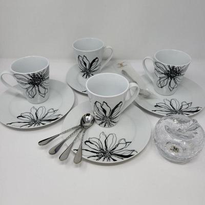 95 "Ten Strawberry Street" Flortinia Dessert Setting for Four