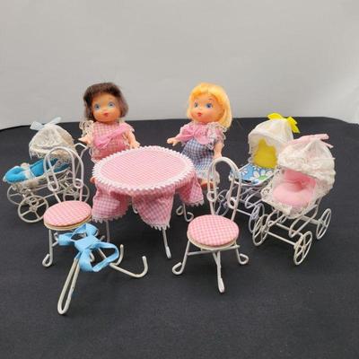 1980 durham inds inc dolls white wire table, chairs & carriages