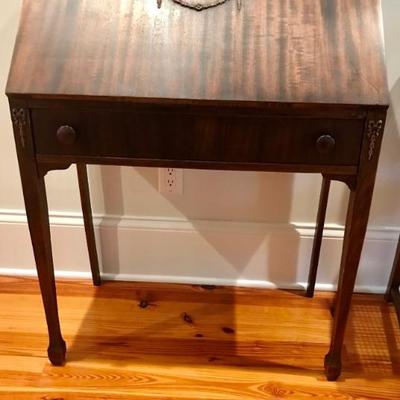 antique writing desk $284
30 X 16 X 41"