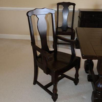 Pottery Barn Cortona Dining Table with 10 chairs and two leaves