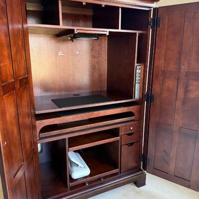 Riverside Furniture Armoire Desk