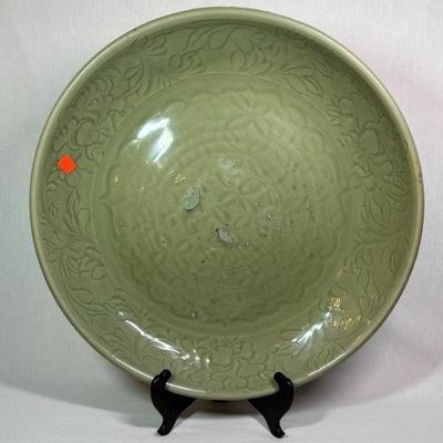 Chinese 15th c Ming Dynasty Longquan Celedon charger,