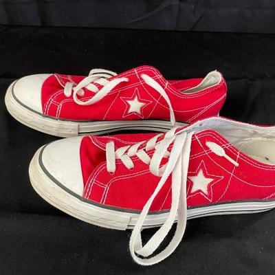 Converse tennis shoes