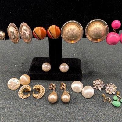 Vintage jewelry earrings