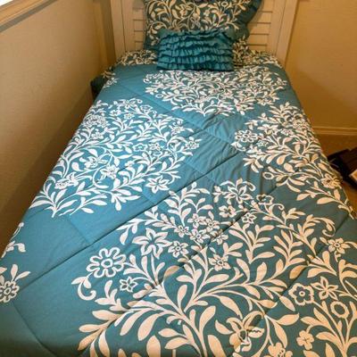 Modern farmhouse style twin size bed