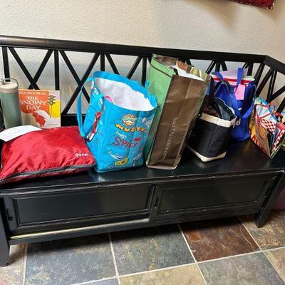 Entryway bench