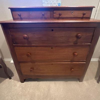 Dresser