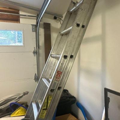 Extendable ladder