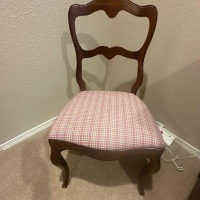 Accent chair