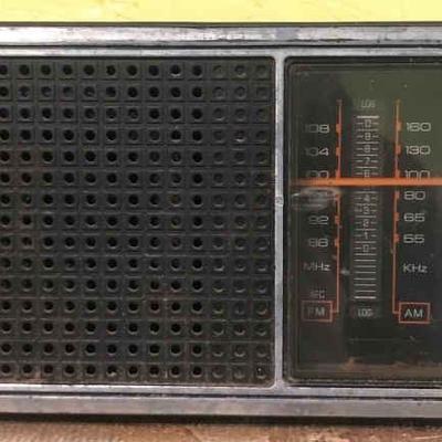 Vintage GE AM/FM Radio