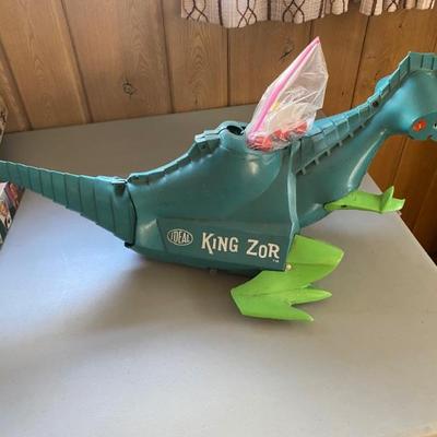 Vintage 1962 Ideal Toy Company, King Zor, Comes with Darts. Directions