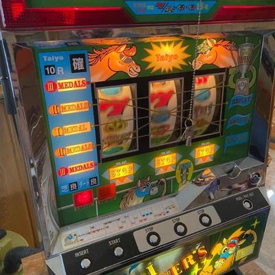 Lights Up, Spins, 