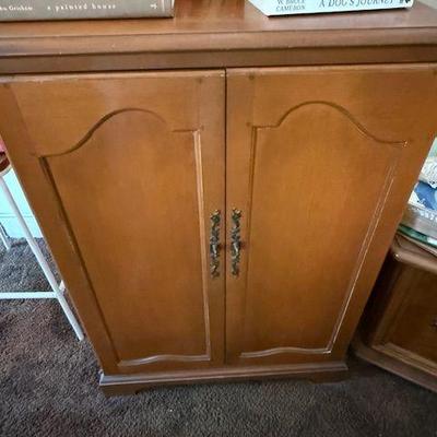 Stereo cabinet