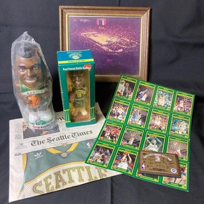 Nate mcmillan bobble head and supersonics trading cards