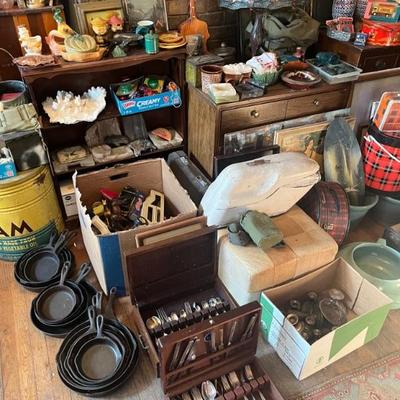 Estate sale photo