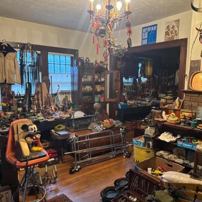 Estate sale photo