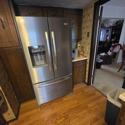 Sale Photo Thumbnail #32: Stainless Steel French Door Refrigerator
•	A sleek stainless steel French door refrigerator, offering both style and functionality. With spacious compartments and a modern design, this fridge is perfect for any kitchen in need of both efficiency and ele